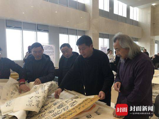 王道义：青少年书法“前景可喜”