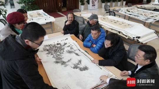 首届“四川历史名人书画传习”参赛作品进行评选 十大书画家为5000多幅作品“诊脉把关”